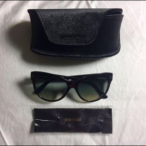 TOM FORD LILY FT0430